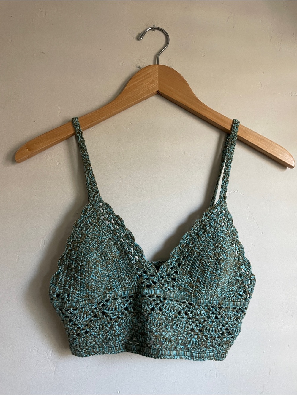 •| knit crop top